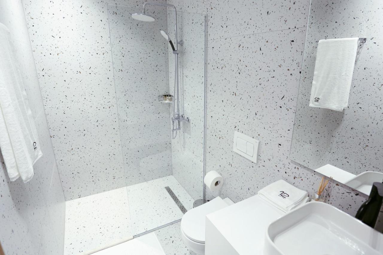 Hotel 12 Gjakova Екстериор снимка