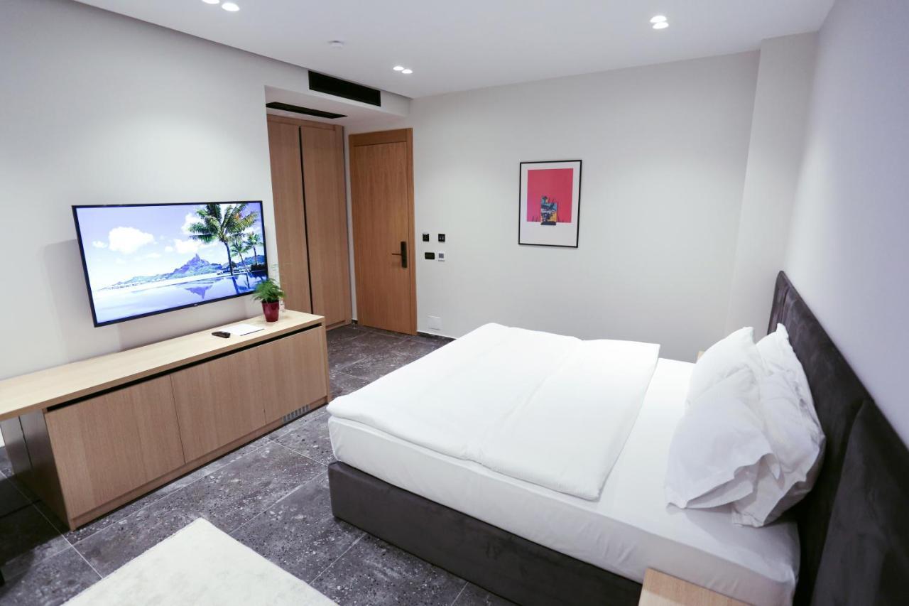 Hotel 12 Gjakova Екстериор снимка