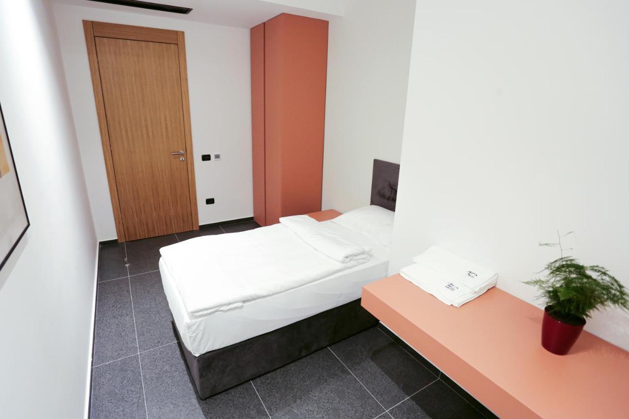 Hotel 12 Gjakova Екстериор снимка