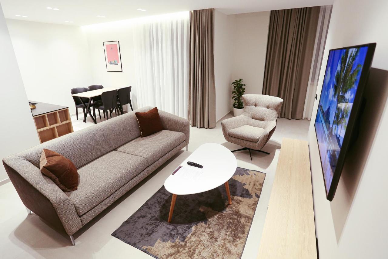 Hotel 12 Gjakova Екстериор снимка