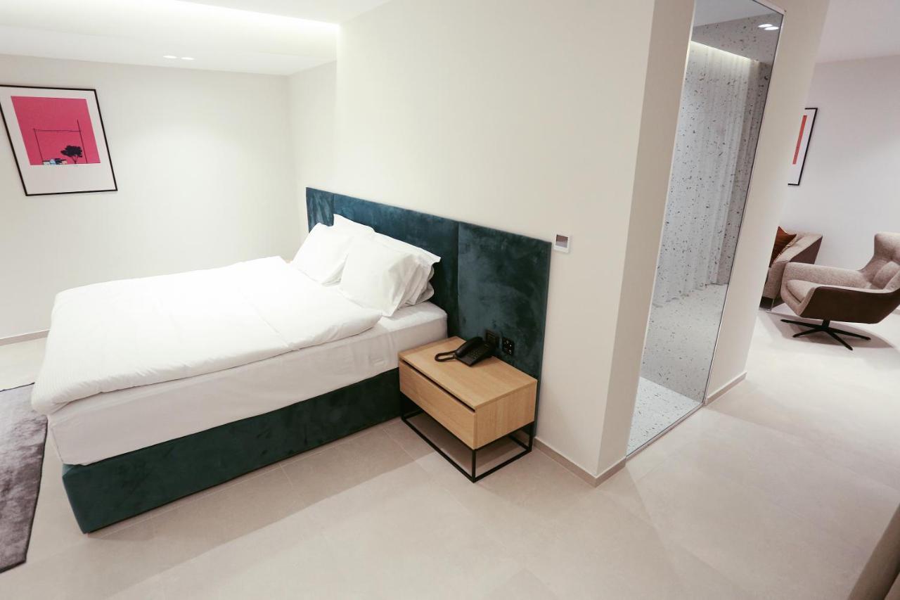 Hotel 12 Gjakova Екстериор снимка