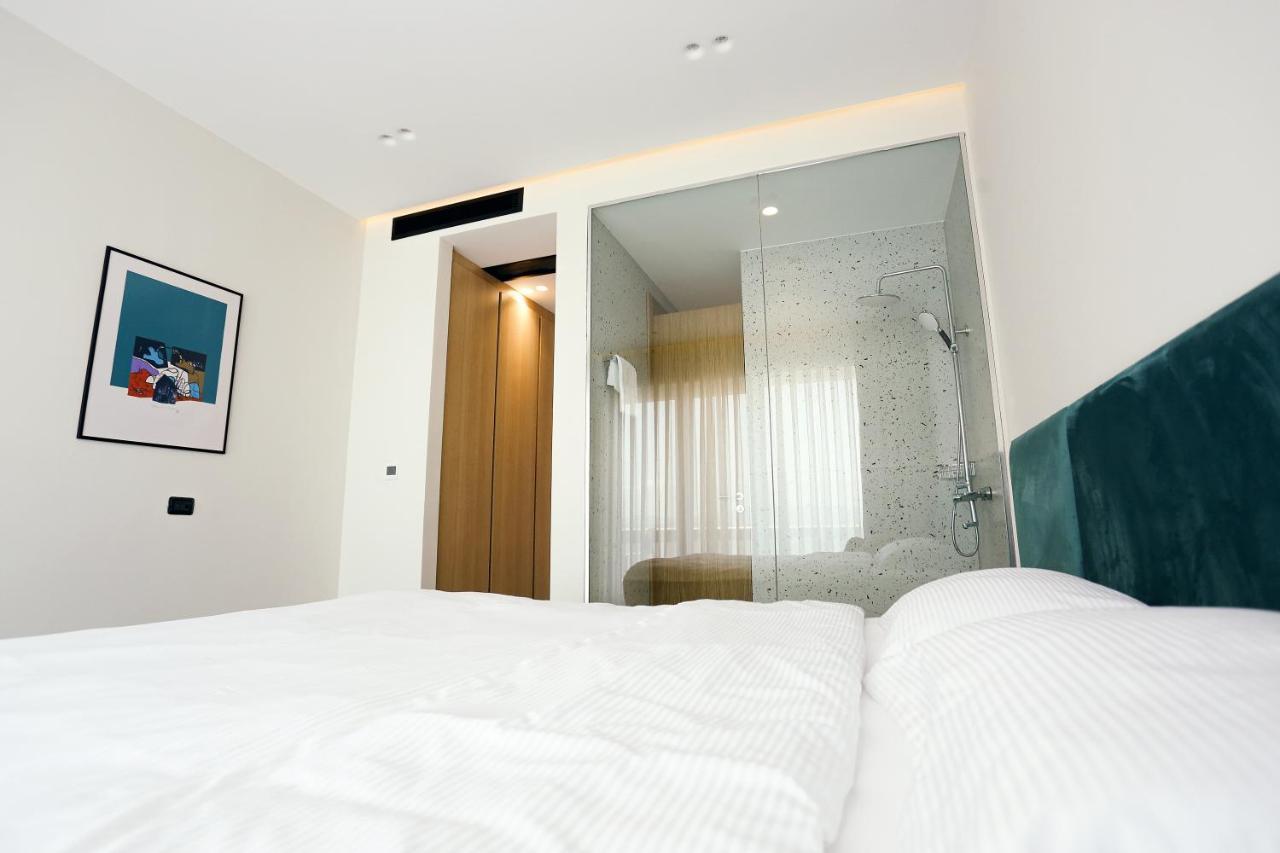 Hotel 12 Gjakova Екстериор снимка
