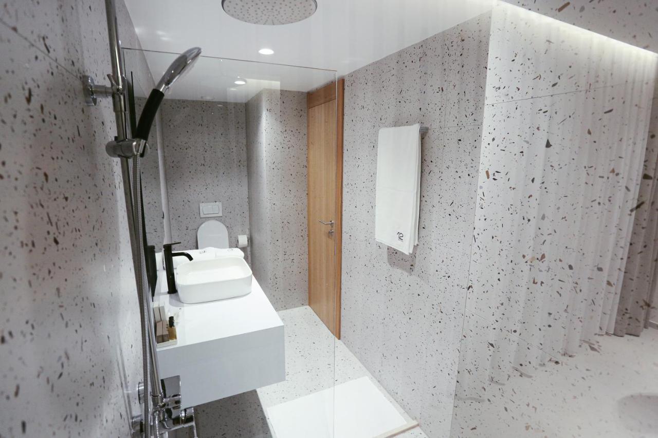 Hotel 12 Gjakova Екстериор снимка